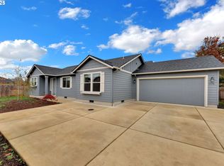 1632 Dotie Dr, Springfield, OR 97477