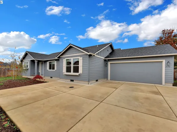 1632 Dotie Dr, Springfield, OR 97477