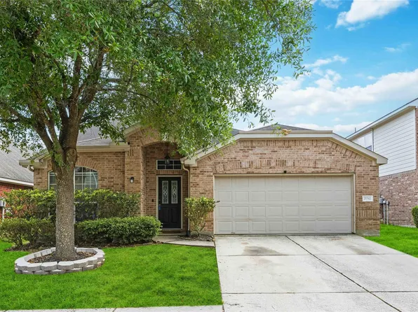 21542 Kings Bend Dr, Kingwood, TX 77339
