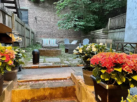 Rented by Winzone Realty Inc | media 38