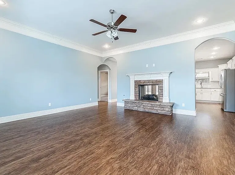 3 bed, 1815 sqft, $2,100 — Photo 3