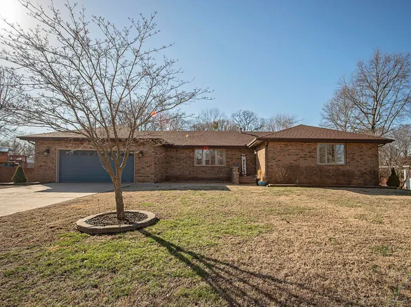 805 Terrace Drive, Aurora, MO 65605