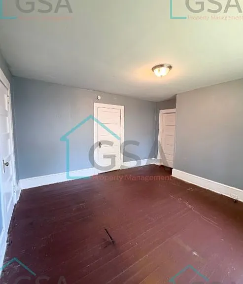 109 Watts Ave — Photo 8