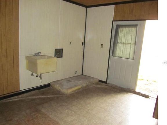 4th image of 11626 Linda Ln