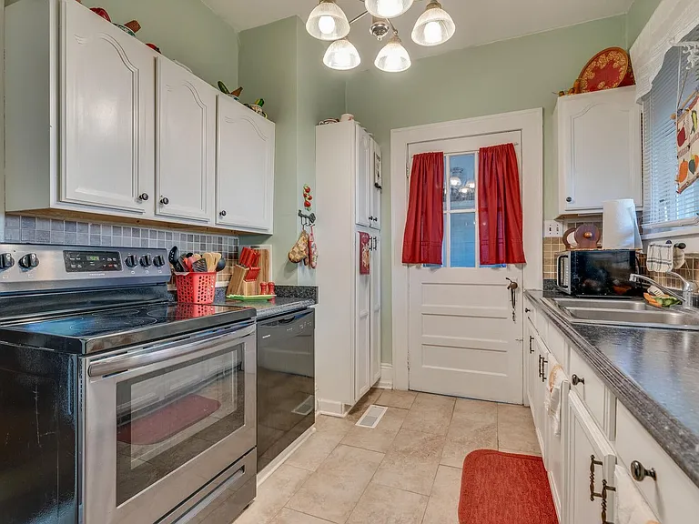 712 Haynes St — Photo 30