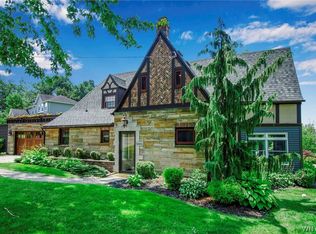 5806 Lakecrest Dr, Lake view, NY 14085