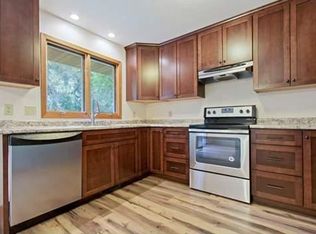 19025 Deerfield Trl, Eden Prairie, MN 55346