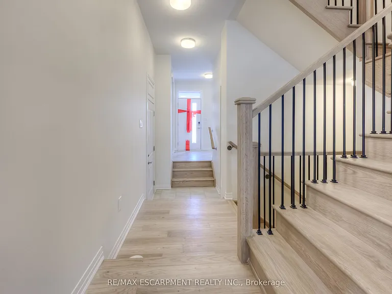 104 Settlers Rd E — Photo 4