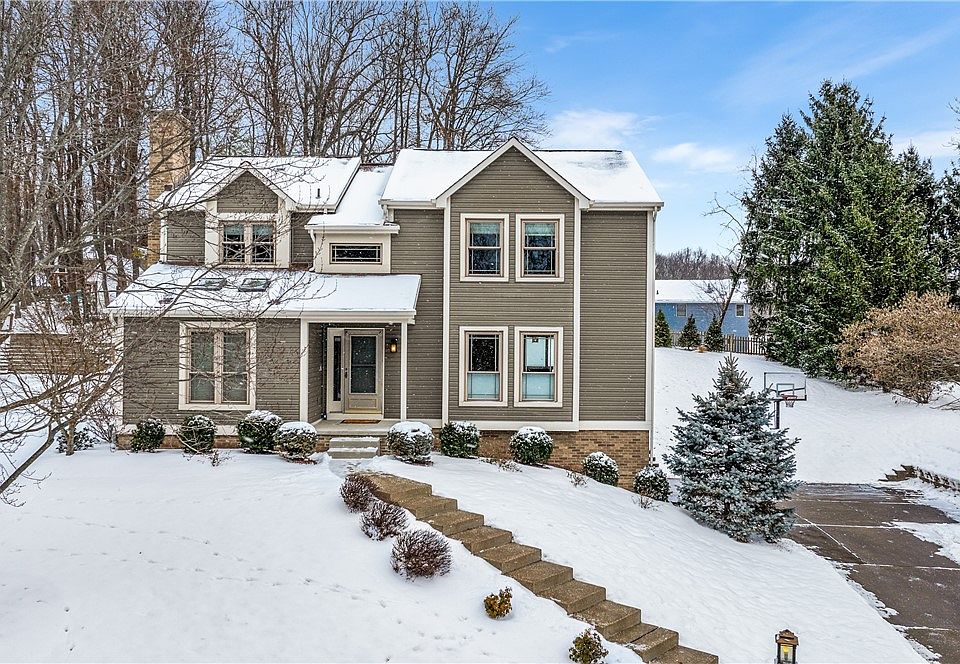 1st image of 230 Bradford Dr