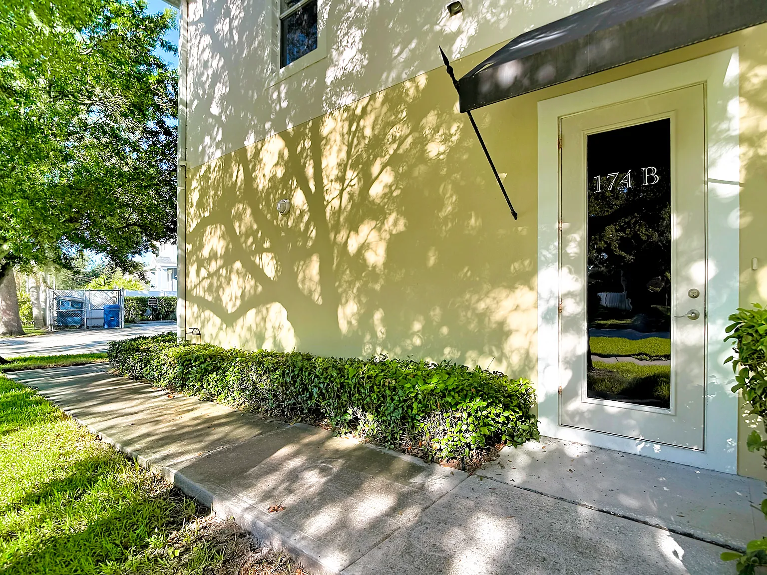 2 bed, 950 sqft, $2,300 — Photo 4