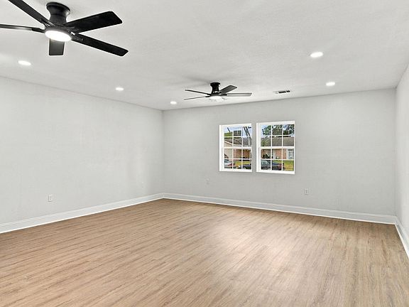 5th image of 3931 Tiffany Dr