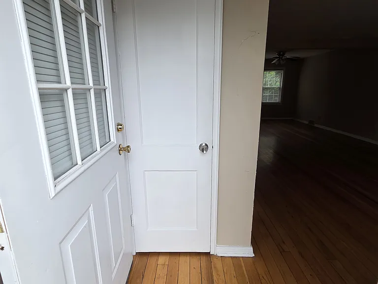 5642 Selby Ct — Photo 3