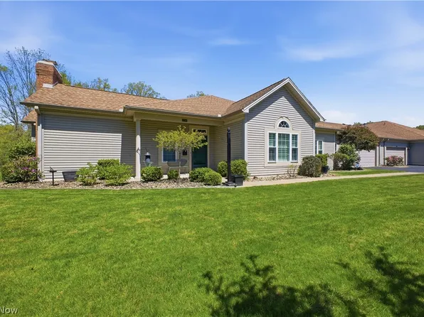 27D Hunters Woods Blvd, Canfield, OH 44406