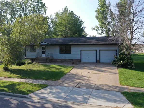 633 Clark St, Reedsburg, WI 53959