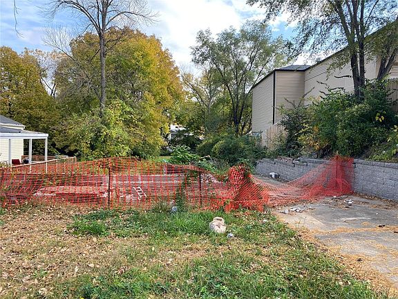 2nd image of 2710 Pasteur Ave