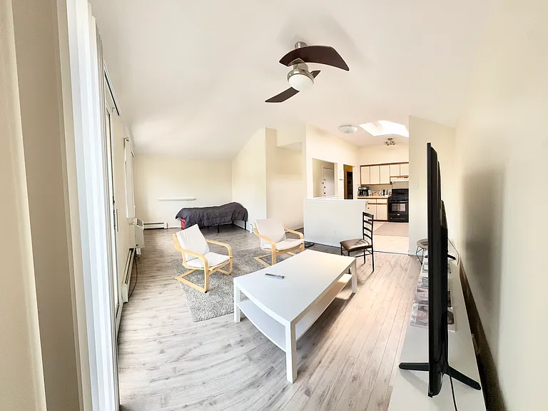 4650 Bedford Ave #3 — Photo 4