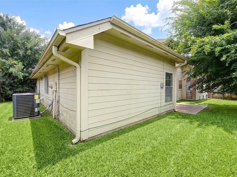 12810 Chaseland Ln — Photo 37