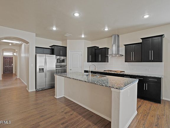4th image of 13031 Sherborne Ave