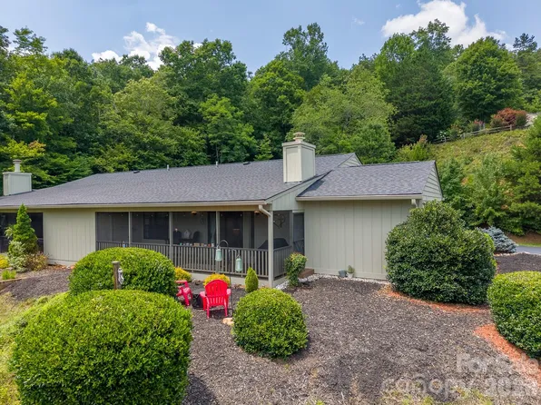 16A Willow View Dr, Franklin, NC 28734
