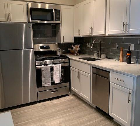 3rd image of 4400 1/2 Avenue B #209