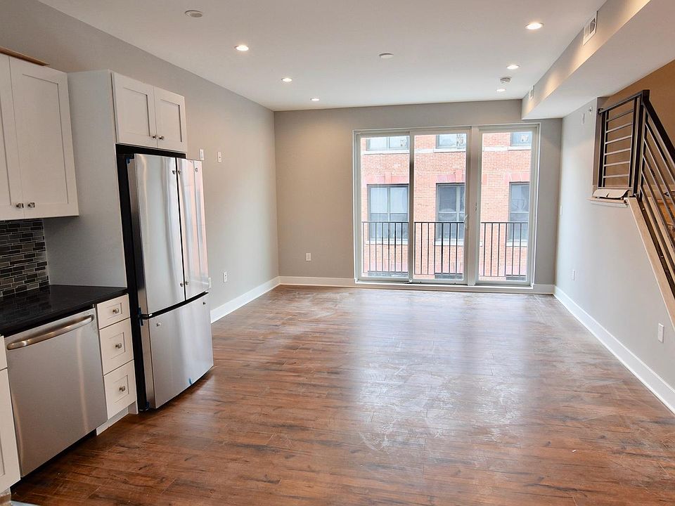 1st image of 330 Cambridge St #3C