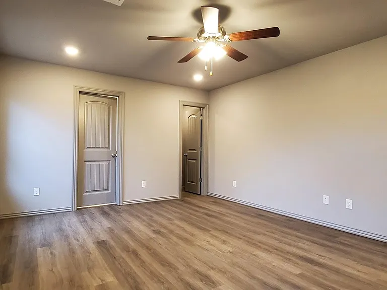 2315 W Margaret St — Photo 33