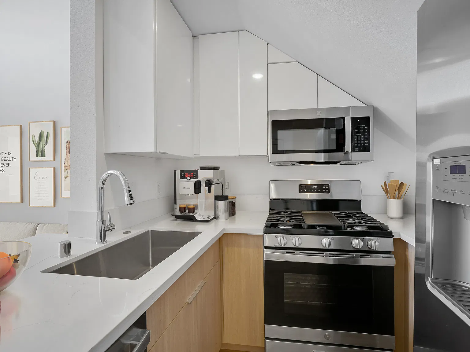 2 bed, $2,608 — Photo 3