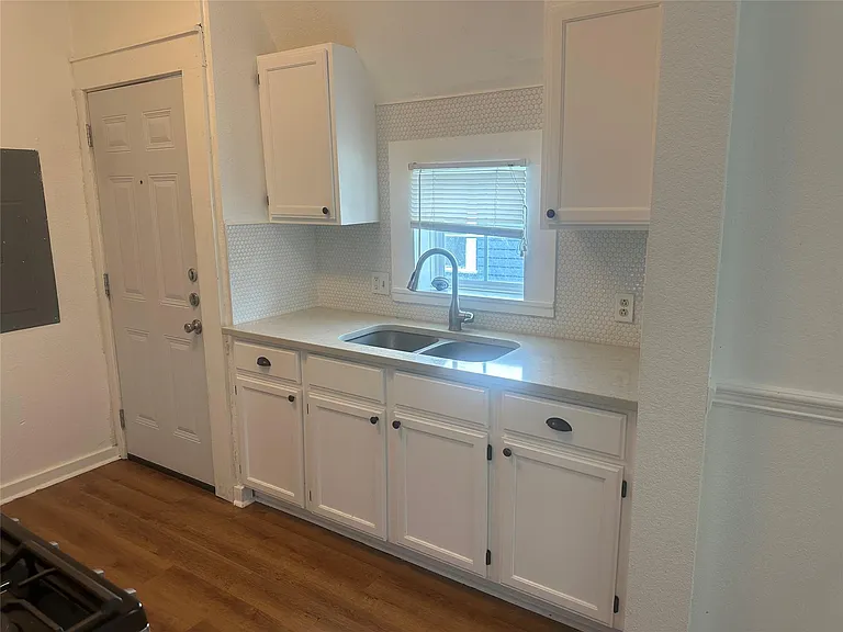 914 W Lynwood Ave — Photo 8