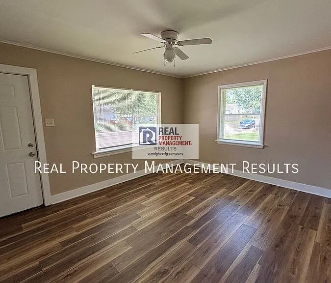 1500 S Harlan Ave #B — Photo 3