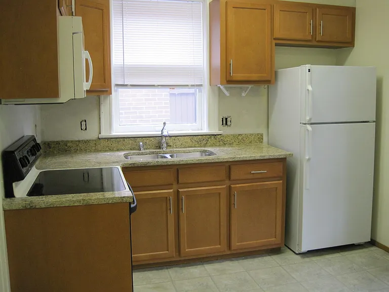 6301 Cates Ave #2W — Photo 4