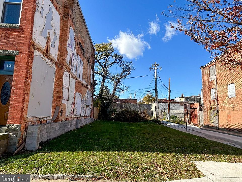 1st image of 10 S Calhoun St