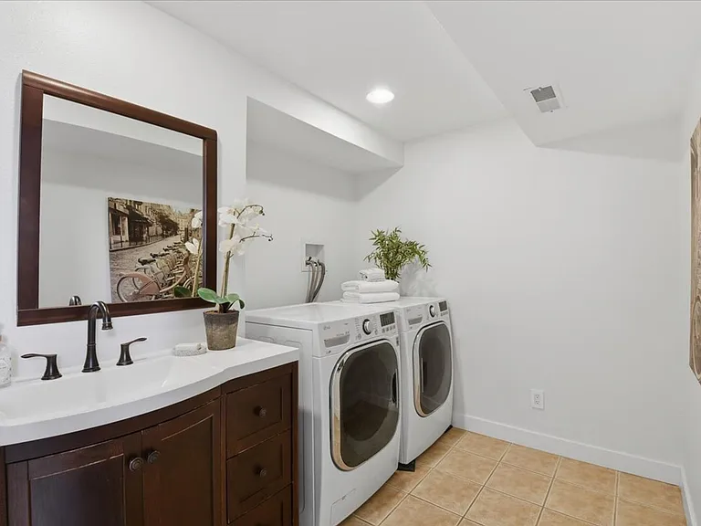 639 W Lake Sammamish Pkwy NE — Photo 12