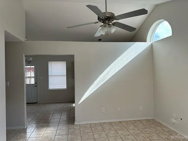 716 S Dfw Dr — Photo 4