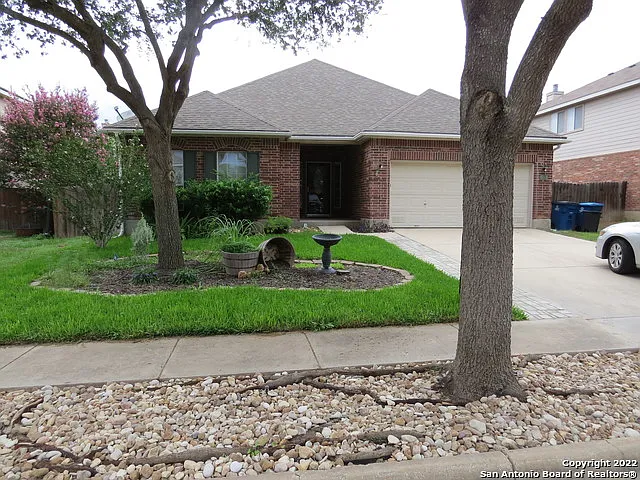 4 bed, 2.5 bath, 2293 sqft, $1,950 — Photo 1