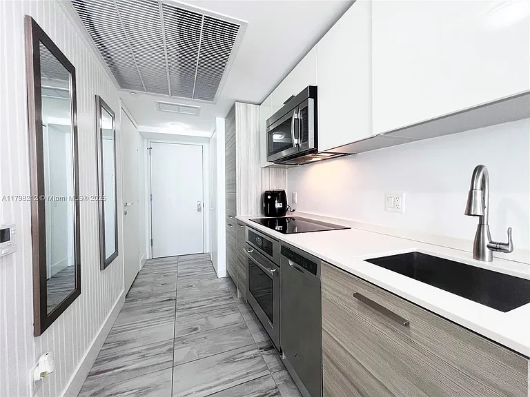 1300 Brickell Bay Dr #U1813 — Photo 20