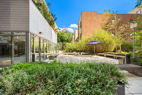 Rented by Compass | media 23