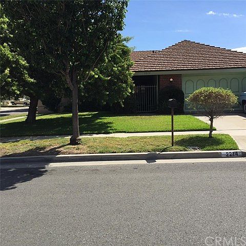 2nd image of 2214 W Manly Ave