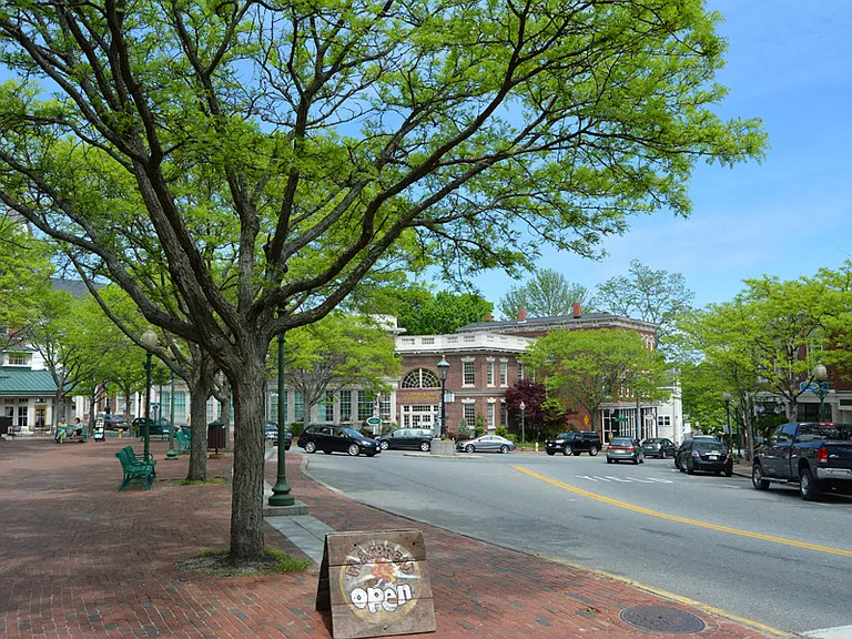 Short Distance to Downtown Amesbury