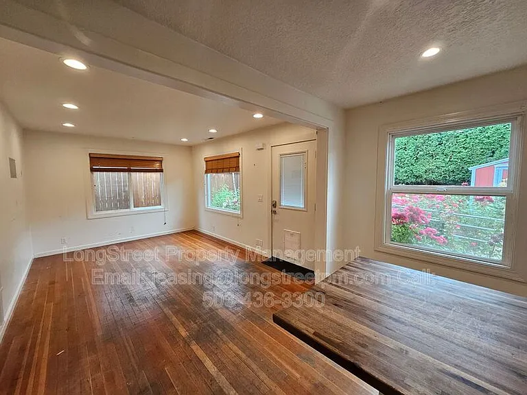 7209 N Amherst St — Photo 9