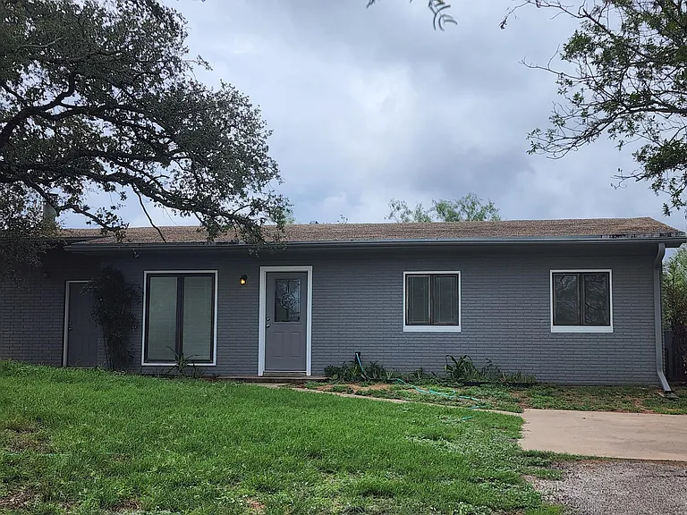 317 Oak Dr — Photo 1