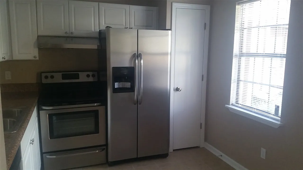 1 bed, 800 sqft, $975 — Photo 4