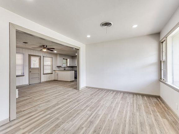 2844 Forest Ave, Fort Worth, TX 76112 | Zillow