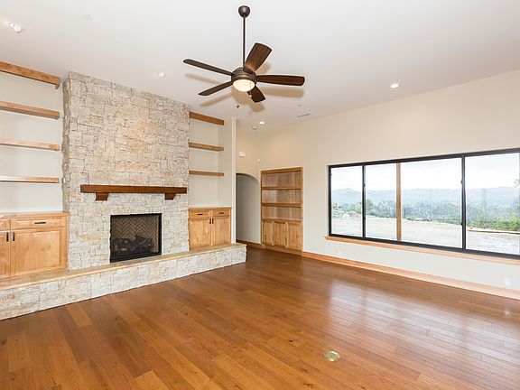 3rd image of 26370 Calle De Encinas