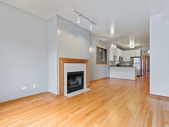 2nd image of 1320 N Greenview Ave APT 1