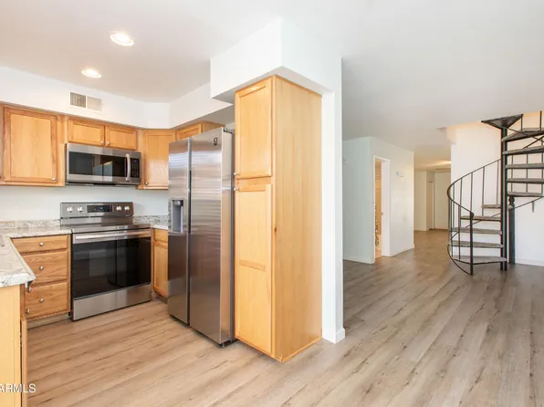 1425 E DESERT COVE Avenue #32, Phoenix, AZ 85020