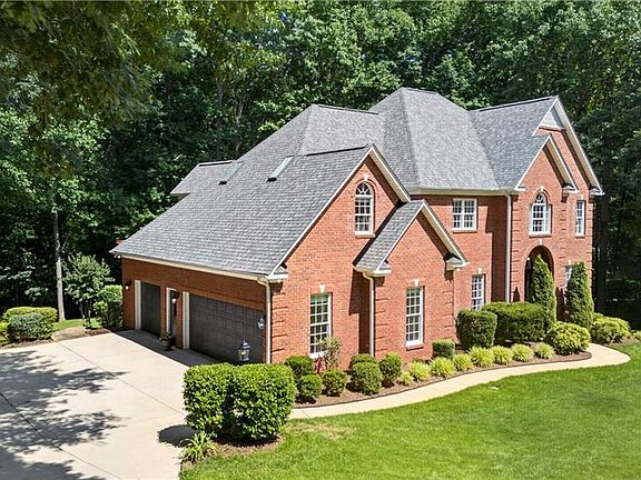 5th image of 8508 Rosedale Dr