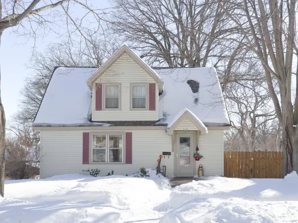 519 Spruce St, Fergus Falls, MN 56537