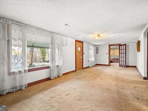 3rd image of 2706 Burton Rd NW