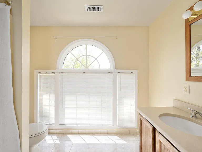 2725 Oldewood Dr — Photo 16