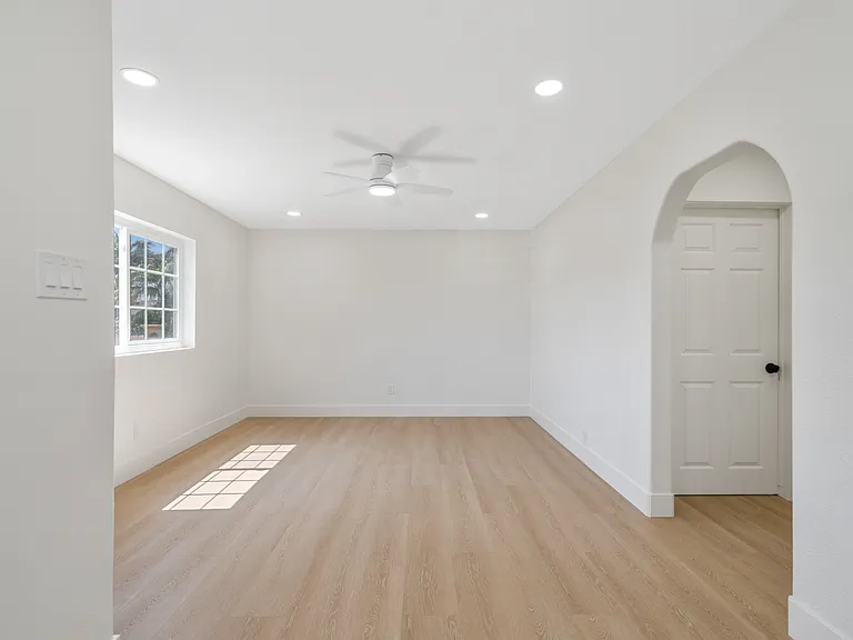 2521 W Stanford St — Photo 11